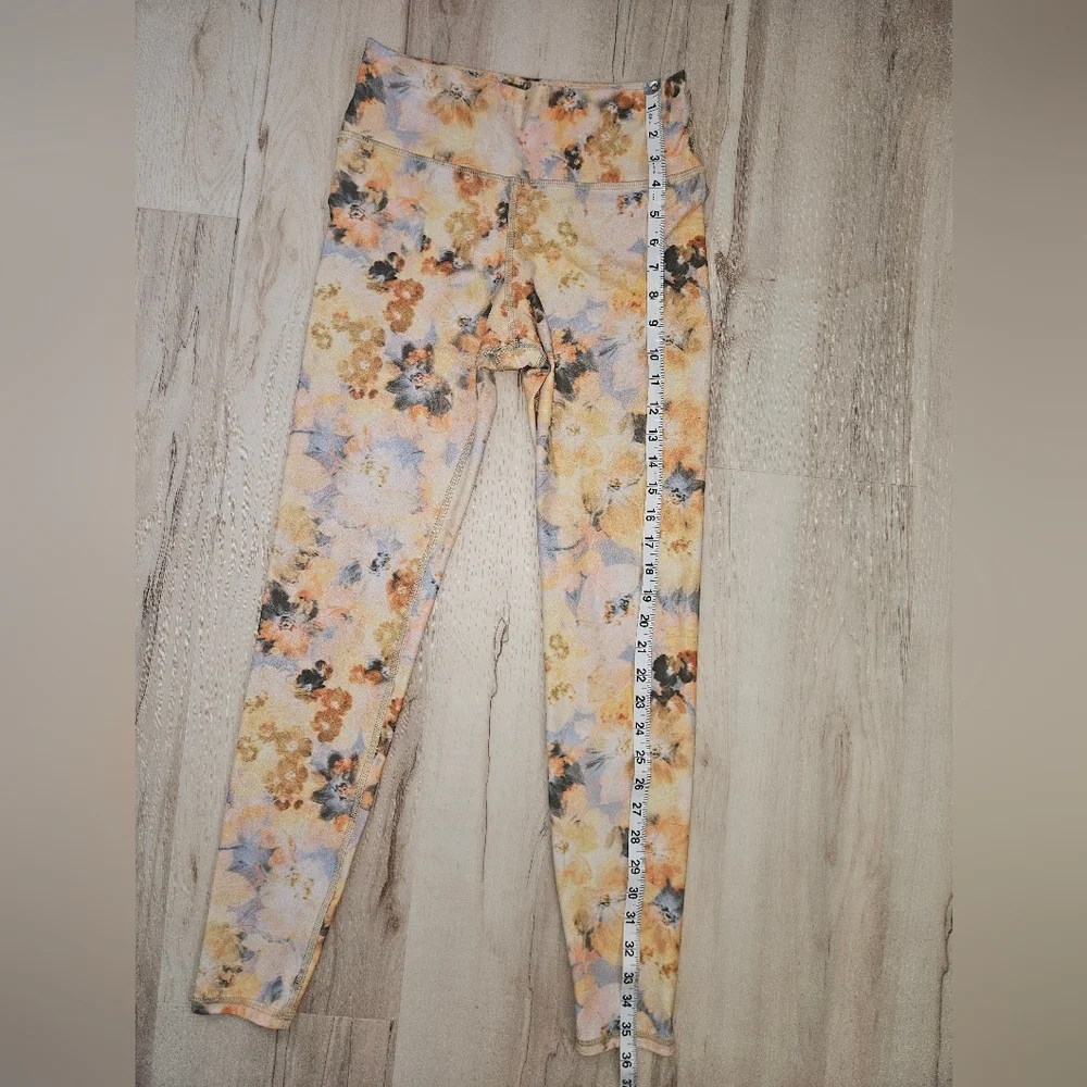 SAVVI Indi Leggings Bouquet Print | Size estimated Women's medium - Picture 5 of 11